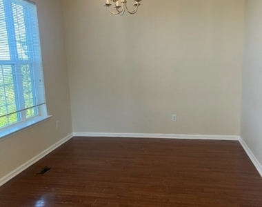 275 Winding Hill Dr - Photo Thumbnail 1