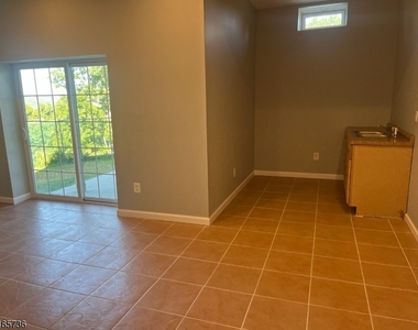 275 Winding Hill Dr - Photo Thumbnail 20