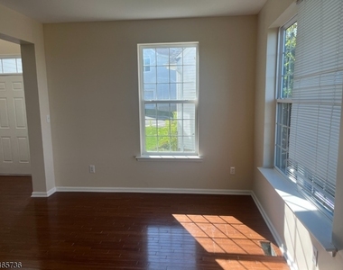 275 Winding Hill Dr - Photo Thumbnail 2