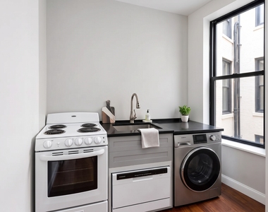 171 East 102nd Street - Photo Thumbnail 4
