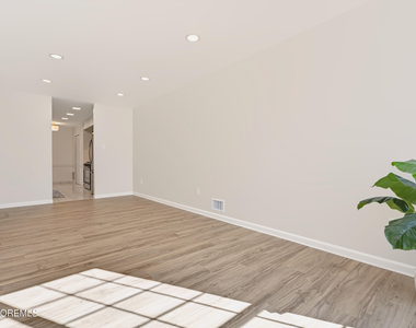 224 Franklin Place - Photo Thumbnail 9