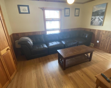 7 Campbell Court - Photo Thumbnail 4