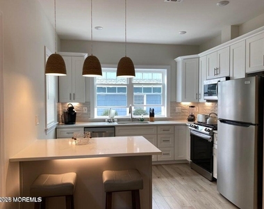 107 Woodland Avenue - Photo Thumbnail 2