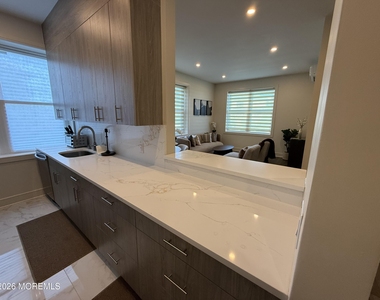 1 Roseld Avenue - Photo Thumbnail 5