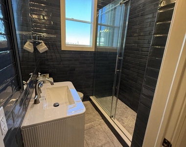 1 Roseld Avenue - Photo Thumbnail 6