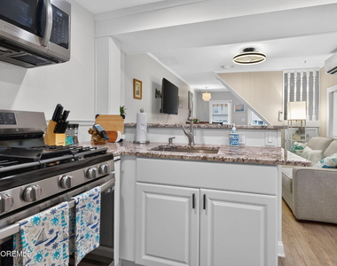 124 Broadway - Photo Thumbnail 11