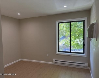 169 Amberly Drive - Photo Thumbnail 9