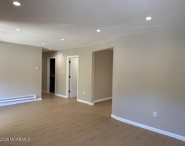169 Amberly Drive - Photo Thumbnail 4