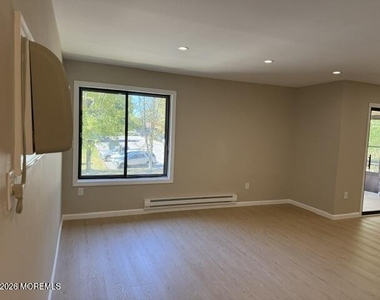 169 Amberly Drive - Photo Thumbnail 3