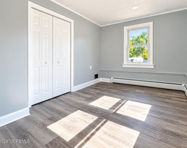 71 Oak Street - Photo Thumbnail 5