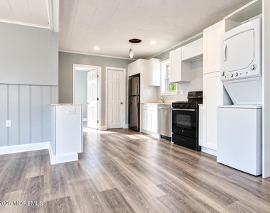 71 Oak Street - Photo Thumbnail 4