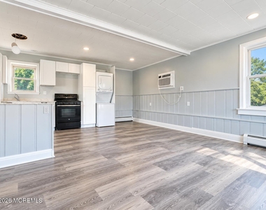71 Oak Street - Photo Thumbnail 3