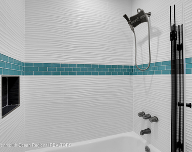 119 Avery Avenue - Photo Thumbnail 16