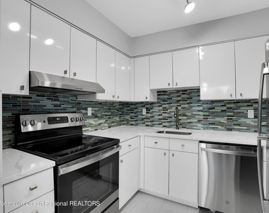 119 Avery Avenue - Photo Thumbnail 10