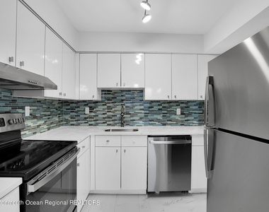 119 Avery Avenue - Photo Thumbnail 11