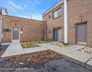 119 Avery Avenue - Photo Thumbnail 21