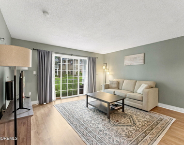 101 Beaumont Court - Photo Thumbnail 2