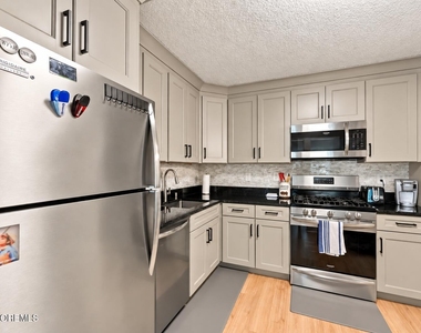 101 Beaumont Court - Photo Thumbnail 6