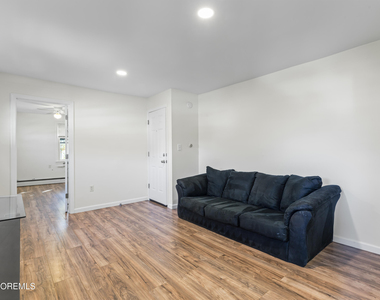 114 Chestnut Avenue - Photo Thumbnail 6