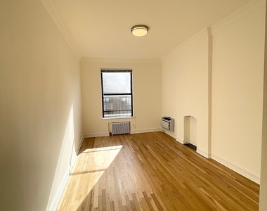 East 83rd Street - Photo Thumbnail 1
