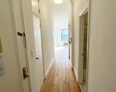 East 83rd Street - Photo Thumbnail 11