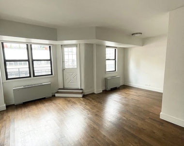 East 63 Street - Photo Thumbnail 1