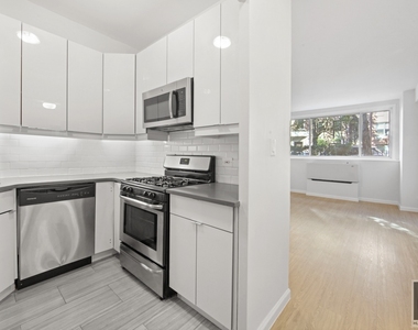East 51st Street - Photo Thumbnail 1