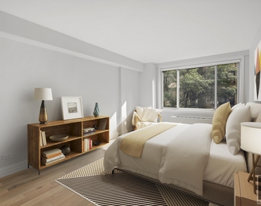 East 51st Street - Photo Thumbnail 3