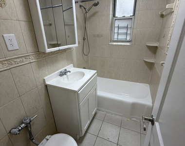 143-9 Barclay Avenue - Photo Thumbnail 6