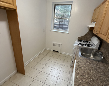 143-9 Barclay Avenue - Photo Thumbnail 1