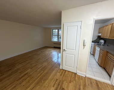 143-9 Barclay Avenue - Photo Thumbnail 7
