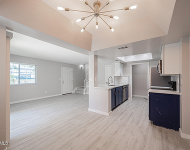 4403 E Riverside Street - Photo Thumbnail 6