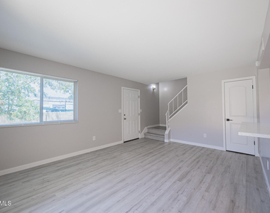 4403 E Riverside Street - Photo Thumbnail 4