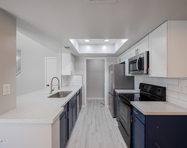 4403 E Riverside Street - Photo Thumbnail 7