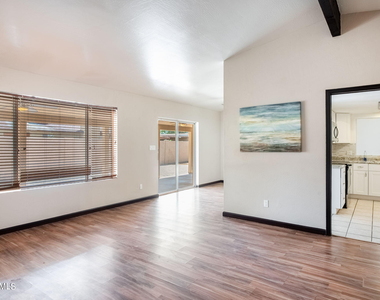 4662 W Kings Avenue - Photo Thumbnail 3