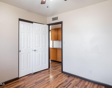 4662 W Kings Avenue - Photo Thumbnail 18