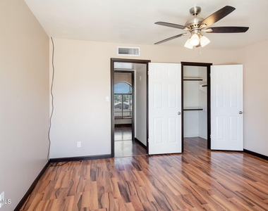 4662 W Kings Avenue - Photo Thumbnail 15