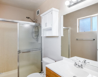 4662 W Kings Avenue - Photo Thumbnail 17