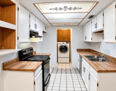 7905 N 61st Avenue - Photo Thumbnail 4