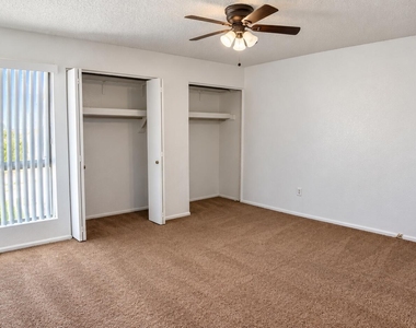7905 N 61st Avenue - Photo Thumbnail 10