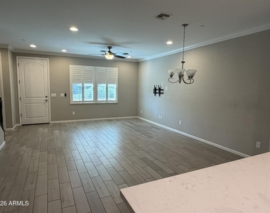 2477 W Market Place - Photo Thumbnail 3