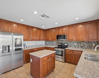4724 E Preserve Way - Photo Thumbnail 14