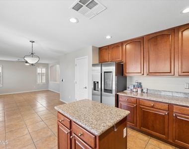 4724 E Preserve Way - Photo Thumbnail 17