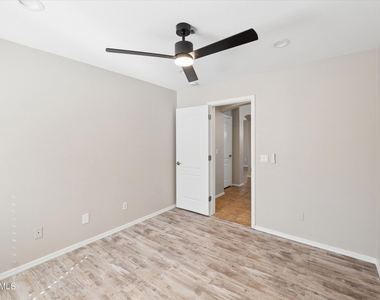 4724 E Preserve Way - Photo Thumbnail 19