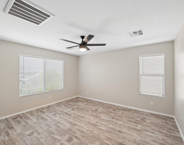 4724 E Preserve Way - Photo Thumbnail 27