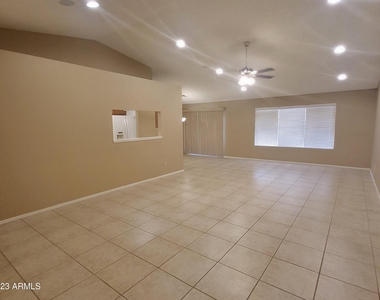 9126 W Maui Lane - Photo Thumbnail 15