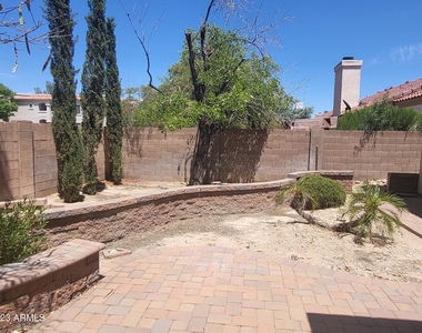 9126 W Maui Lane - Photo Thumbnail 18
