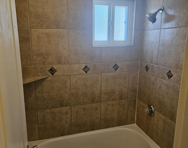 1330 E Highland Avenue - Photo Thumbnail 12