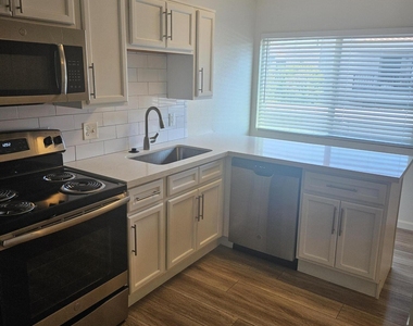 1330 E Highland Avenue - Photo Thumbnail 6