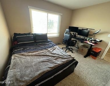 1132 W Sparrow Drive - Photo Thumbnail 26